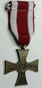 walecznym na polu chwaly 1920 medal oreder cud nad