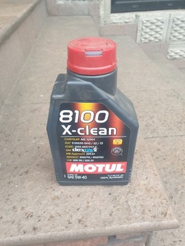 Olej Motul 8100 X-clean SAE 5W-40