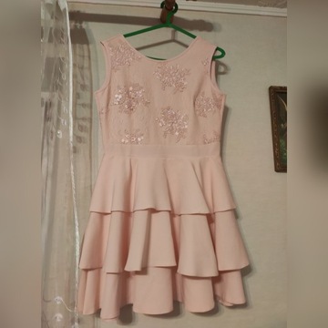 Różowa sukienka wieczorowa [40]
