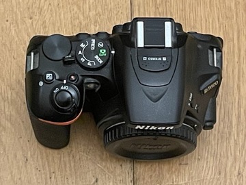 Lustrzanka Nikon D5600 body uszkodzona migawka