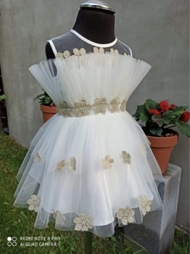 Bajkowa sukieneczka dla dziewczynki (r.80-86)