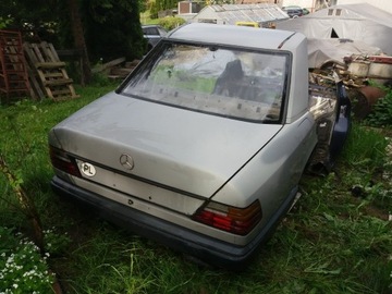 Tyl Mercedes 124 kompletny