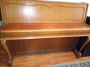 Pianino CALISIA CHIPPENDALE M-105