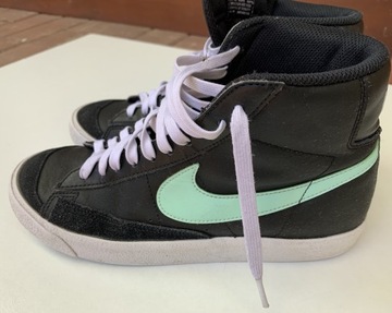 Ofiaruje Nike Blazer MID 77 rozmiar 39.