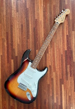 Fender Stratocaster, RW BSB, super stan