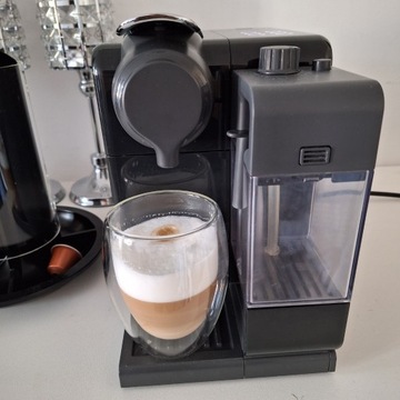 Ekspres do kawy DeLonghi na kapsułki  Nespresso