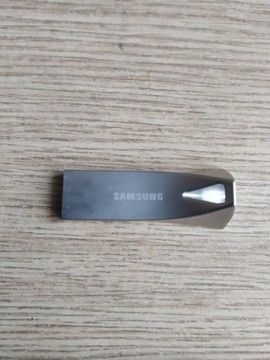 Samsung BAR 128GB używany 