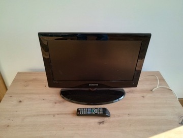 SAMSUNG LE22B450C4W - 22'' TV lub monitor