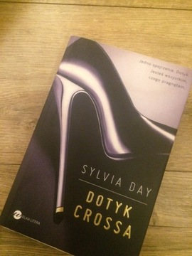 Dotyk Crossa Sylvia Day