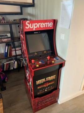Supreme x Mortal Kombat arcade1up automat 