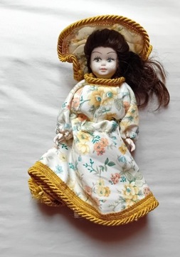 Porcelanowa lalka, ok. połowy XX w.