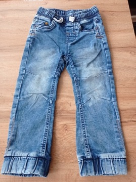 Spodnie jeansowe dla chłopca rozmiar 98