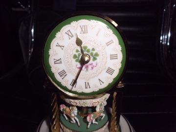 Ładny zegar ala roczniak porcelana.