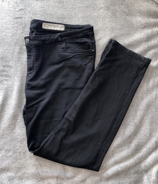 Czarne jeansy typu skinny fit Plus Size