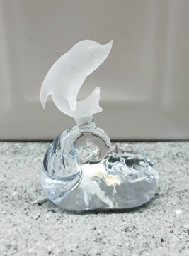 Szklana figurka delfin na fali szkło kolekcjonerskie