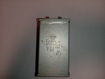 KONDENSATOR BLOKOWY RFT 3 uF - 250V DO LAMP