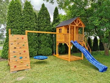 Drewniany domek dla dzieci, drewniany plac zabaw