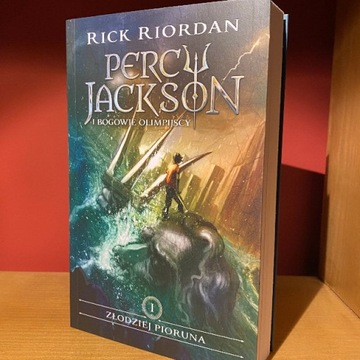 Rick Riordan - Złodziej Pioruna - Percy Jackson