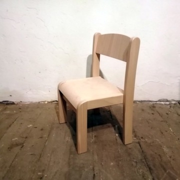 Krzesełko dziecięce, szkolne, drewniane. Rozmiar 1
