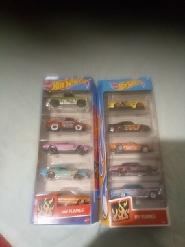 Sprzedam Hot Wheels 2 zestawy