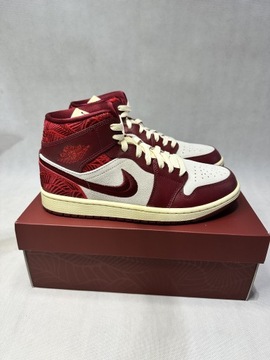 Buty Sportowe Nike Air Jordan 1 mid 41