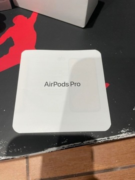 Apple AirPods Pro 2 gen MagSafe USB-C (MTJV3ZM/A)