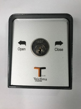 Włoski przełącznik kluczykowy natynkowy Telcoma.