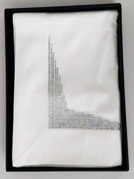 Biały Obrus KLARA 140x180 cm: Elegancja na Stole