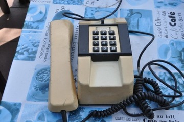 Stary telefon PRL Bratek RWT