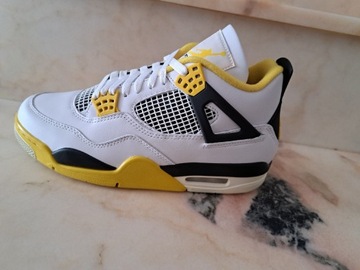 Air Jordan 4 Vivid Sulflur