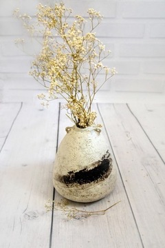 Ceramiczny wazon na kwiaty