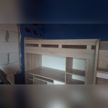 Łóżko piętrowe z biurkiem