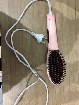 Elektryczna szczotka do prostowania włosów 