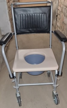Wózek inwalidzki ręczny, Krzesło toaletowe