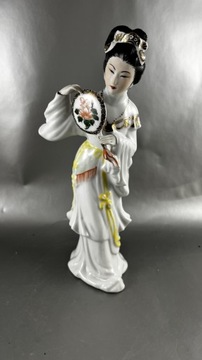 Figurka porcelanowa Chinka