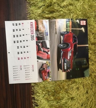Dwa kalendarze samochodowe