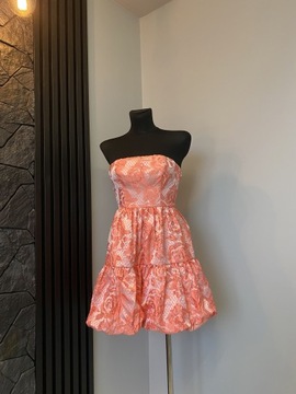 Różowa sukienka w kwiaty S 36