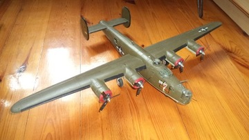 Model samolotu Liberator B-24J 1:48
