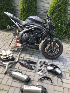 Triumph Speed Triple 1050 RS rama silnik  bok