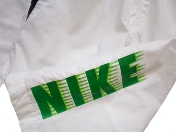 Nike krótkie spodnie spodenki.140-152