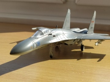  Model Su-27 SK odlew ze stopu skala 1/100