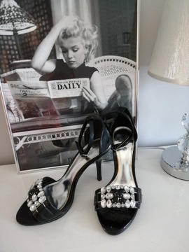 Niesamowite sandały szpilki, czarne, kryształki