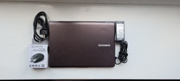 Samsung NP535U3 4GB/500GB Radeon HD 7500G Bat 40mi