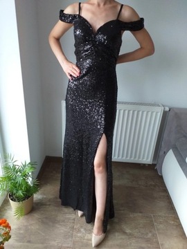 Czarna cekinowa suknia z rozcięciem TFNC London