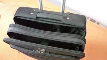 walizka kabinowa TITAN - biznesowa z rączka na kół