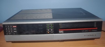 Magnetowid Grundig VS220 RC Stereo