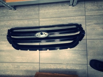 Grill / atrapa chłodnicy Ford Kuga 