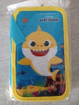 Nowy piórnik trzykomorowy baby shark 