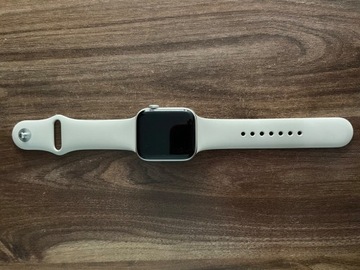 Apple Watch kolor beżowy 