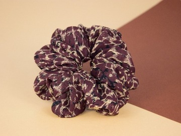 Gumka do włosów scrunchie brązowa.